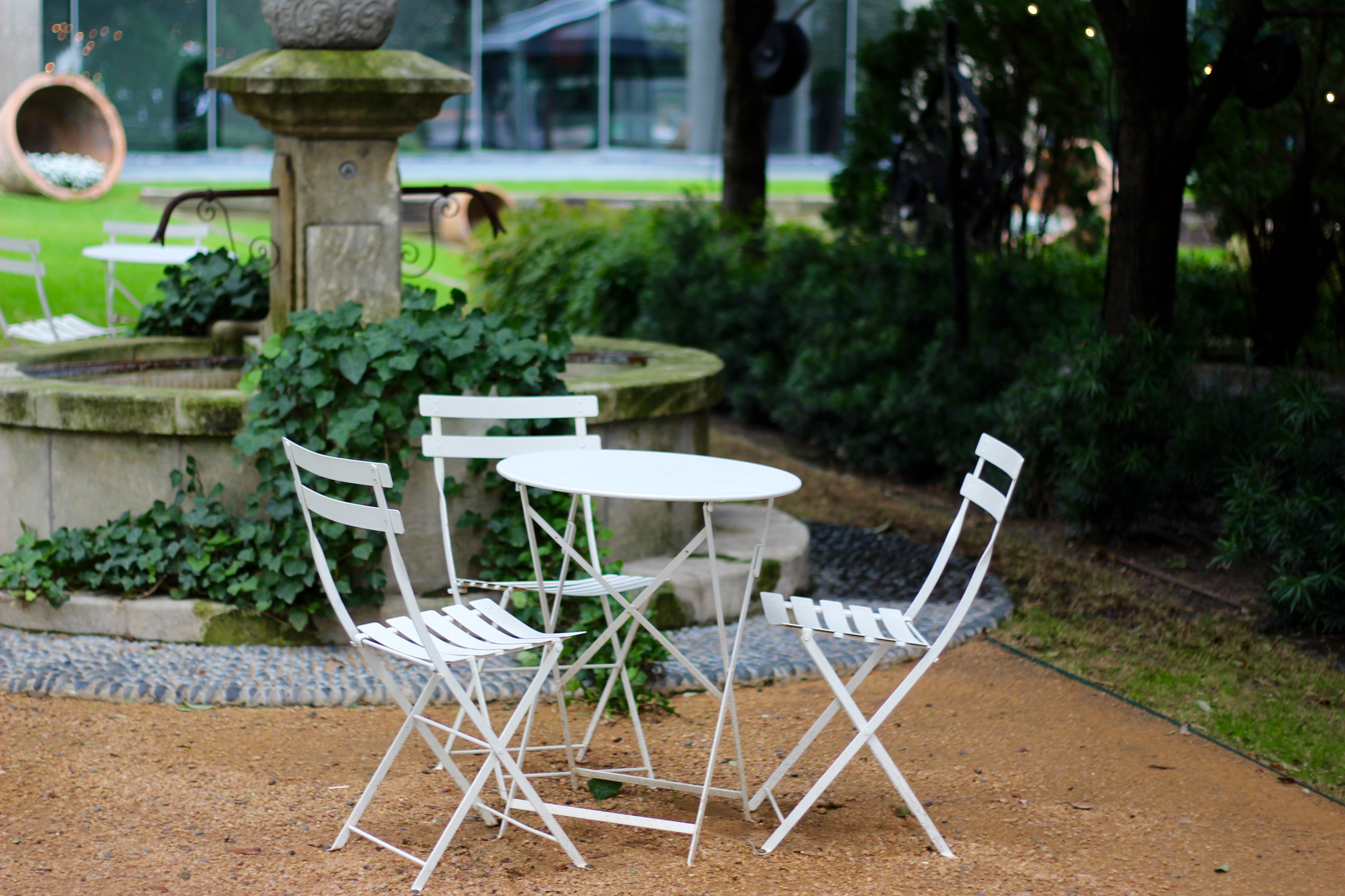 cute picnic table in dallas