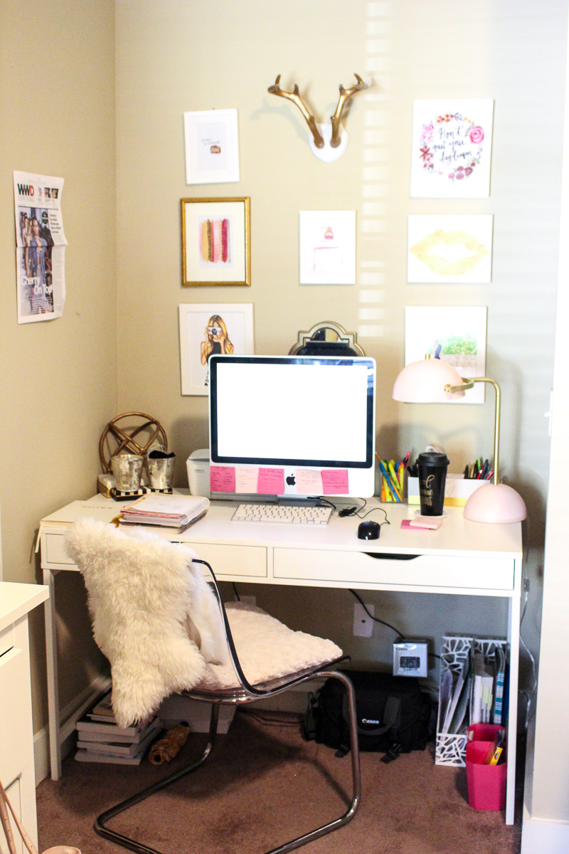 Feminine College Bedroom | AMS Blog