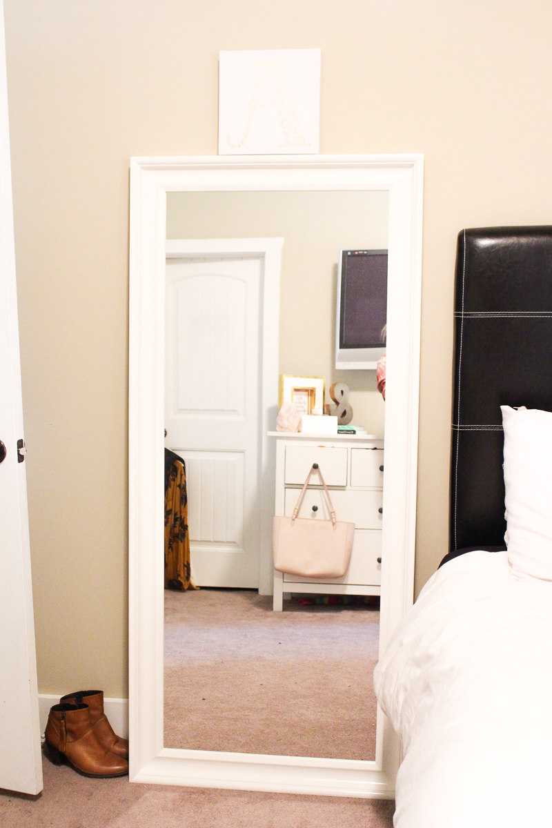 Feminine College Bedroom | AMS Blog