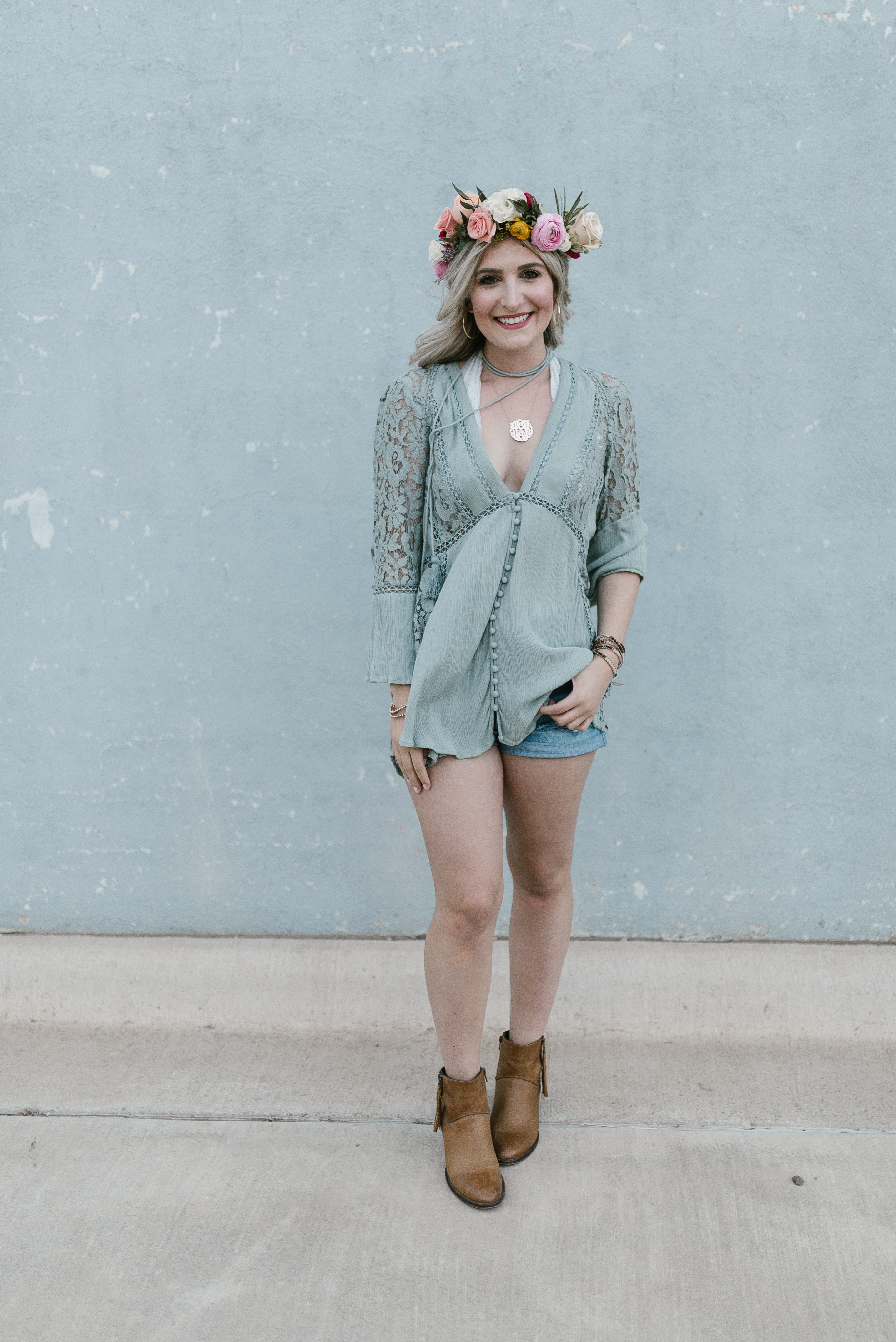 Flower Crown Party in West Texas | Bachelorette Idea | Lubbock, TX bloggers | by lifestyle and fashion blogger Audrey Madison stowe - Bachelorette Flower Crowns featured by popular Texas blogger, Audrey Madison Stowe