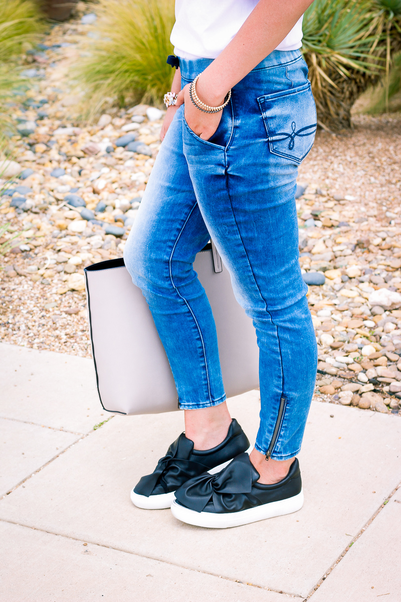 Comfy denim joggers for Fall with Denizen | Fashion and lifestyle blogger Audrey Madison Stowe | Fall style