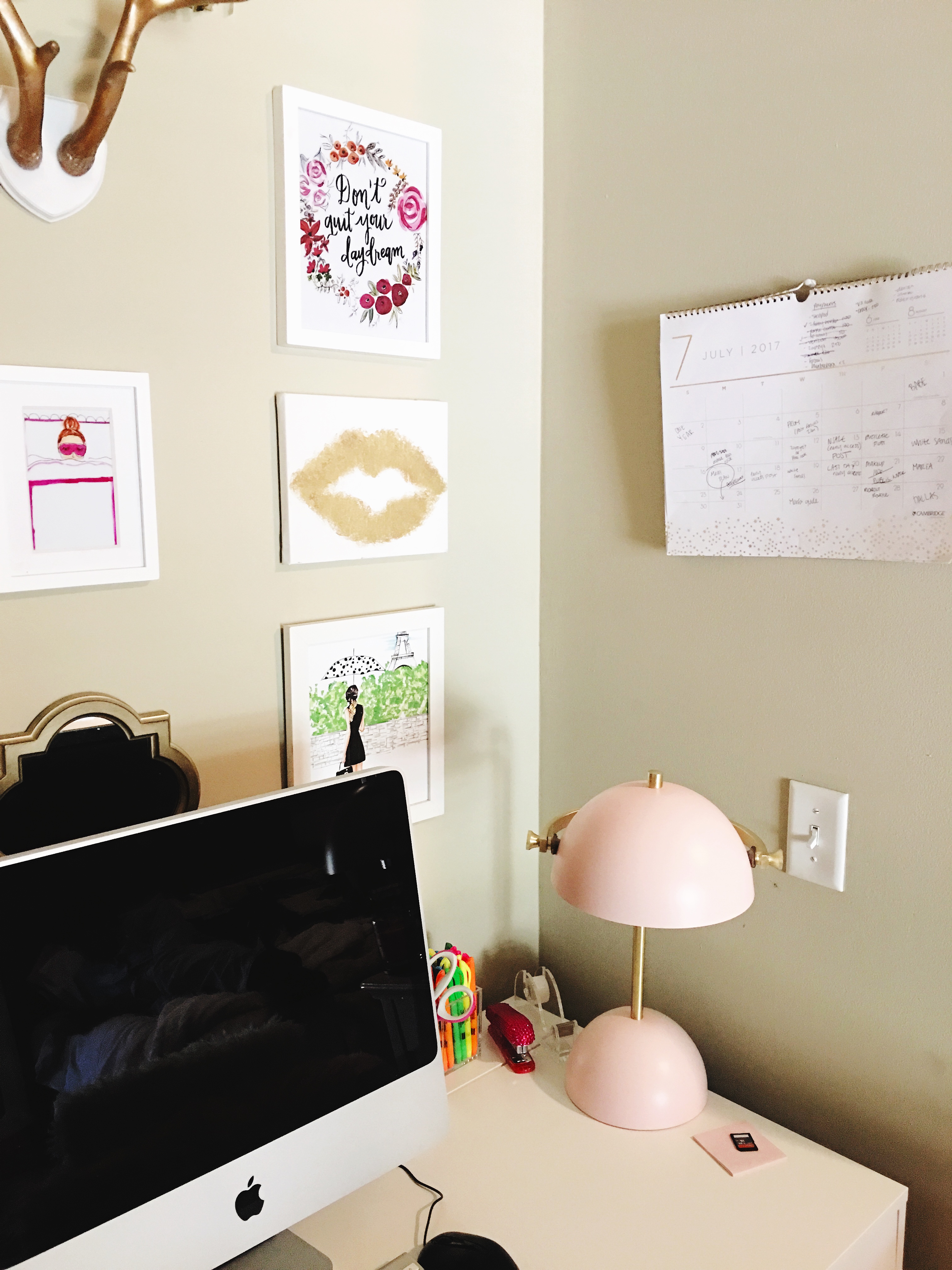 My college desk space | Blogger Office | Audrey Madison Stowe a life and style blog