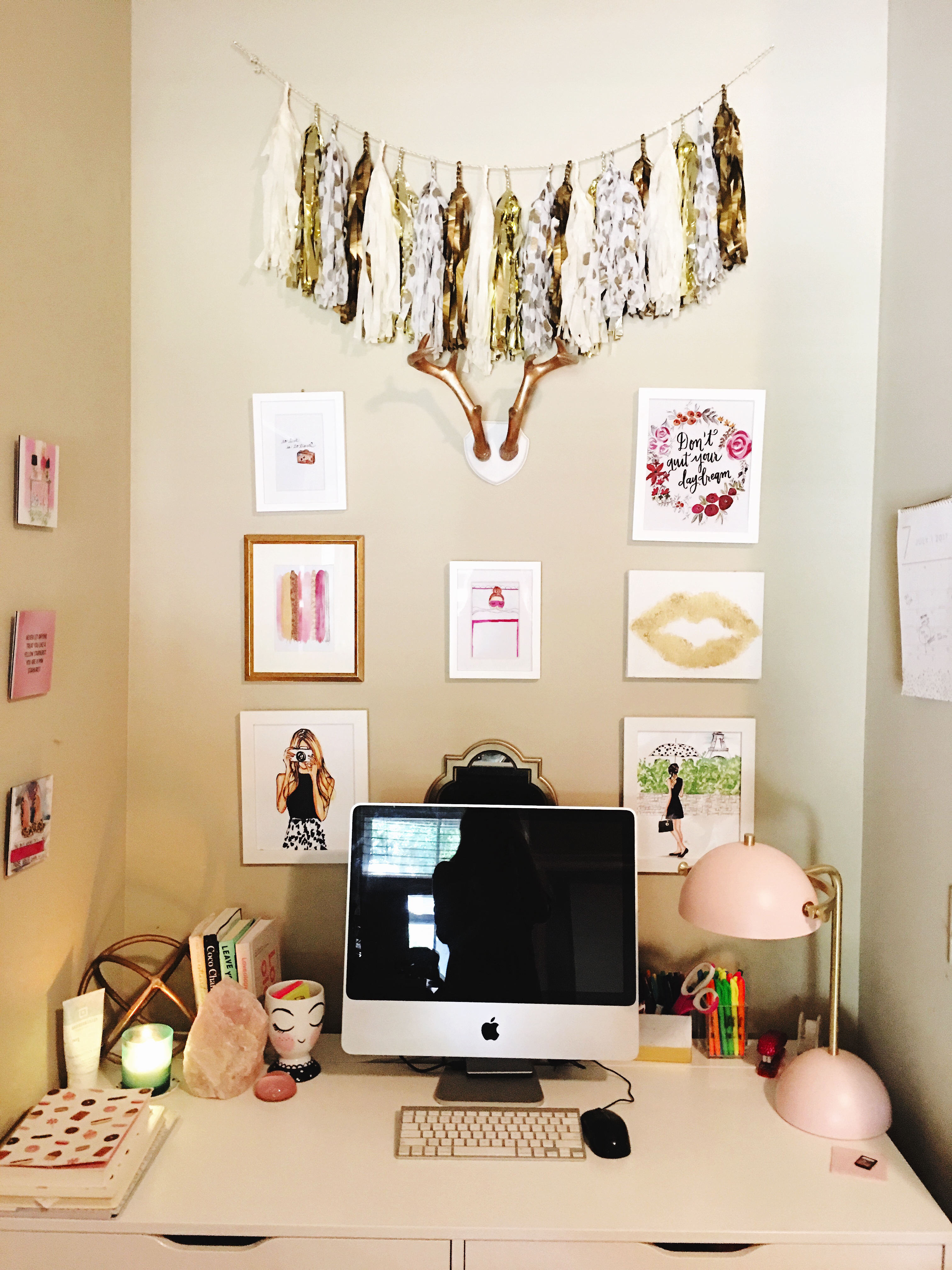 My college desk space | Blogger Office | Audrey Madison Stowe a life and style blog