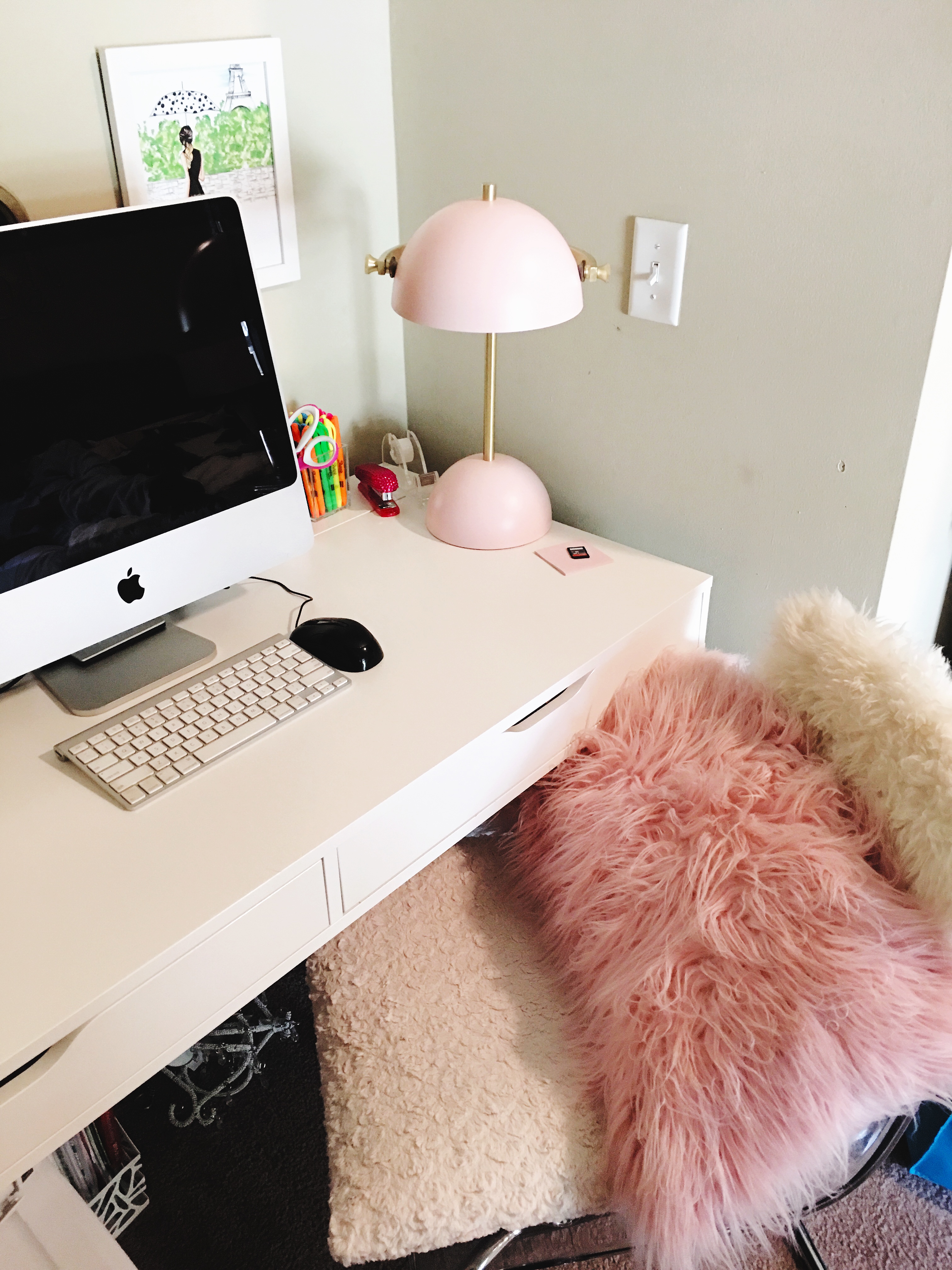 My college desk space | Blogger Office | Audrey Madison Stowe a life and style blog