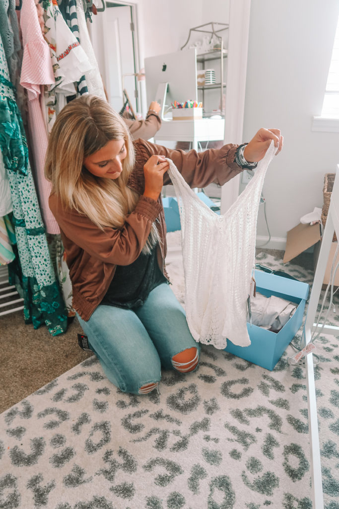 Unboxing | YouTube video | Dailylook Box featured by popular Texas fashion blogger Audrey Madison Stowe