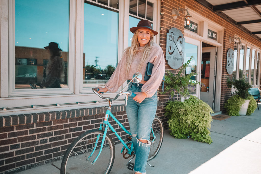 Fall Date Outfits Roundup | Going Out Looks For Fall | Cute College Style | featured by top Texas fashion blog Audrey Madison Stowe 