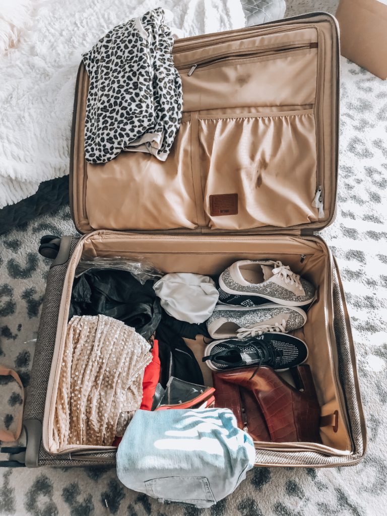 How I Pack When Traveling | Audrey Madison Stowe a fashion and lifestyle blogger