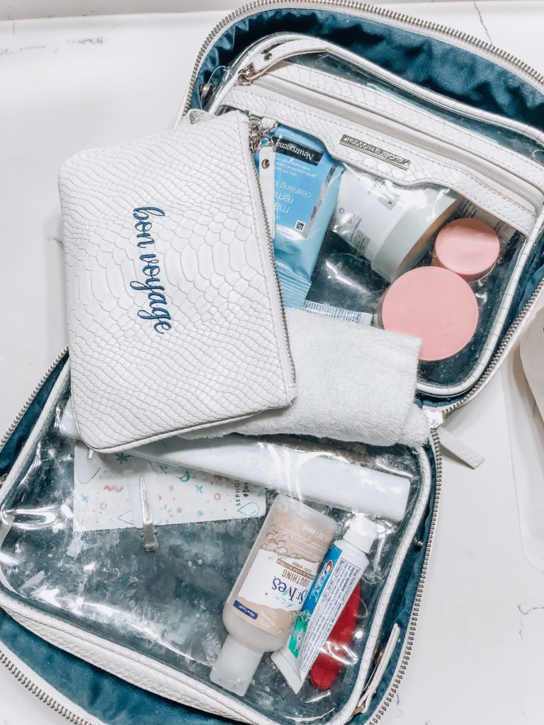 Toiletry Bag | How I Pack When Traveling | Audrey Madison Stowe a fashion and lifestyle blogger