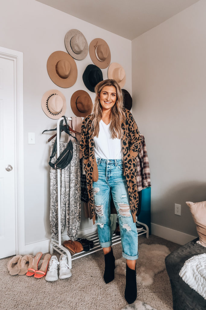 10 Ways To Style A White Tee This Fall | Audrey Madison Stowe a fashion and lifestyle blogger in Texas