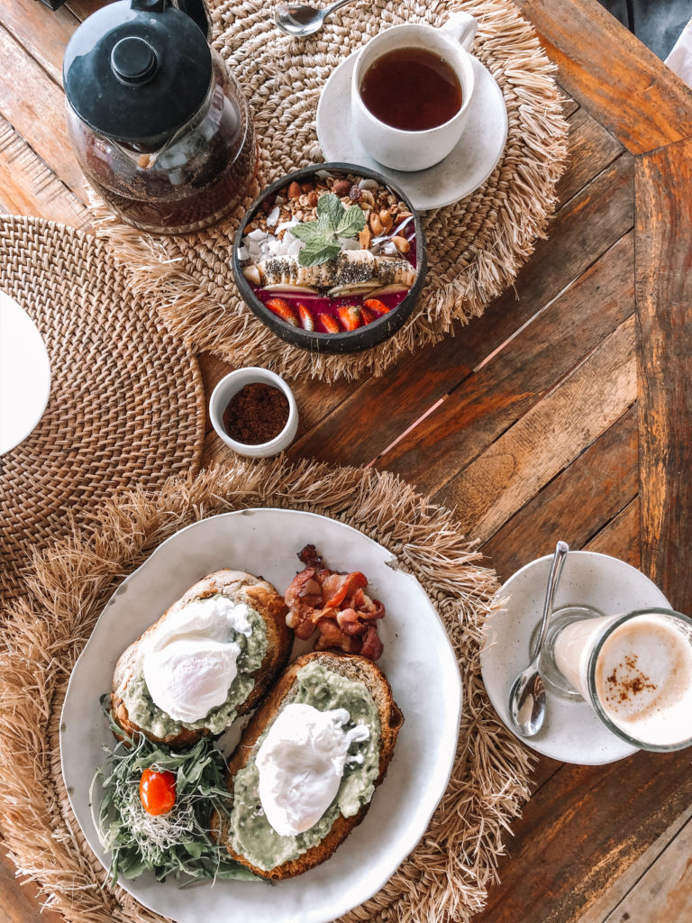 Uluwatu breakfast by the beach for honeymoon