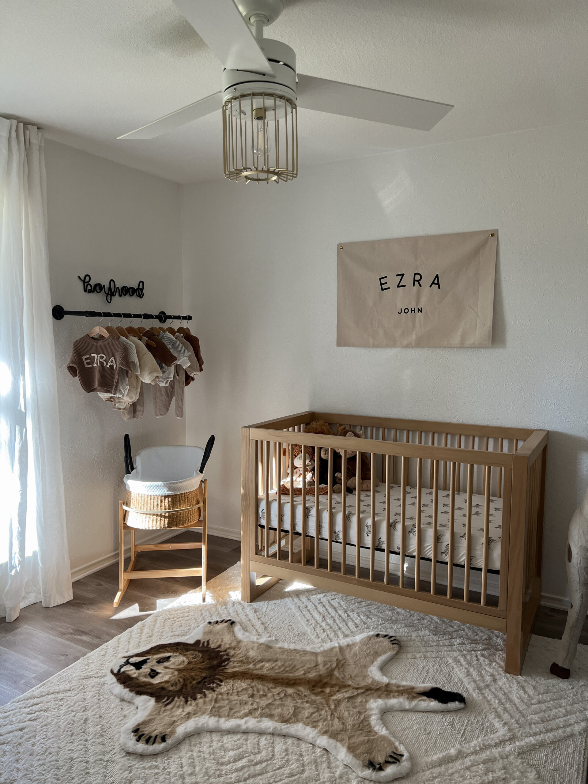 Neutral Safari Themed Nursery | Baby boys nursery