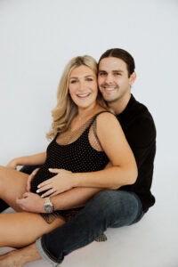 Aesthetic Maternity Photos | Husband and Wife | Cool Pregnancy photos