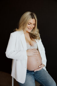 Aesthetic Maternity Photos | Husband and Wife | Cool Pregnancy photos